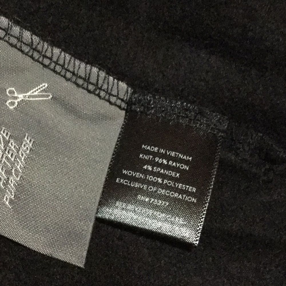 Simply Vera Vera Wang Black Dress w/ Pockets - Picture 7 of 7